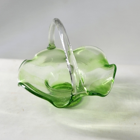 Vintage Miniature Dollhouse Green Glass Basket With Ruffled Edge and Clear Glass - Picture 14 of 16